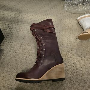 Women's Burgundy Wedge Boots